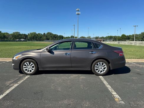 Used 2015 Nissan Altima 2.5 S w/ Power Driver Seat Package FWD image 4