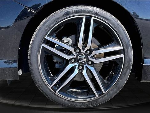 Used 2017 Honda Accord Sport image 8