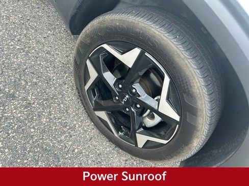 Certified 2025 Kia Seltos EX w/ EX Sunroof Package FWD image 2