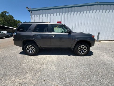 Used 2021 Toyota 4Runner TRD Off-Road Premium AWD/4WD image 9