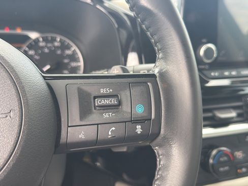 Certified 2022 Nissan Pathfinder SV w/ SV Premium Package image 20