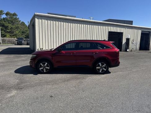 Used 2022 Kia Sorento S w/ Panoramic Sunroof Package FWD image 8