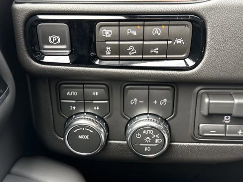 New 2026 GMC Yukon Elevation image 27