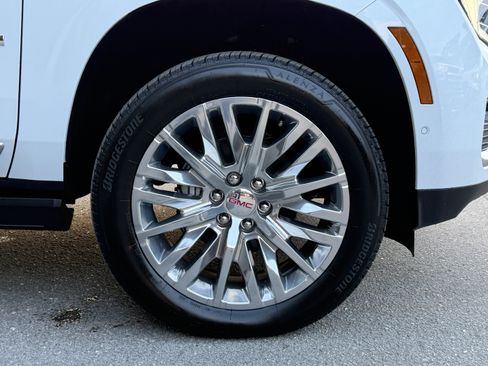 New 2026 GMC Yukon XL Denali w/ Sun & Power Step Package AWD/4WD image 11