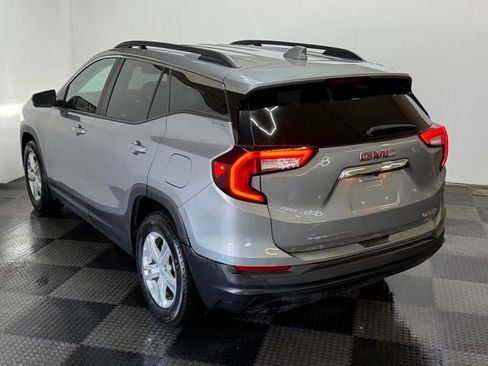 Used 2023 GMC Terrain SLE w/ Driver Convenience Package FWD image 6