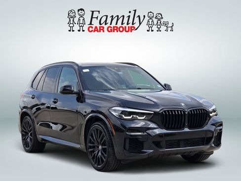 Used 2022 BMW X5 xDrive40i w/ M Sport Package AWD/4WD image 2