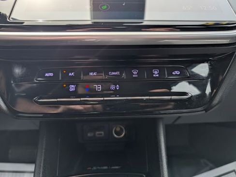 Used 2023 Chevrolet Bolt EUV LT w/ Driver Confidence Package FWD image 23