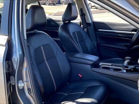 Used 2024 Nissan Altima 2.5 SR image 9