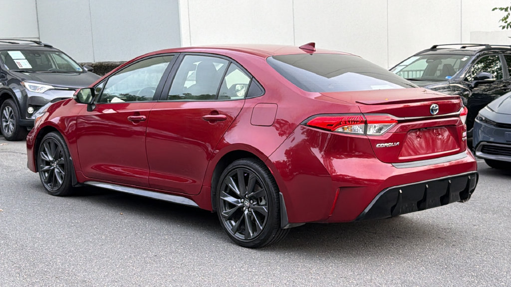 Used 2025 Toyota Corolla SE FWD image 3