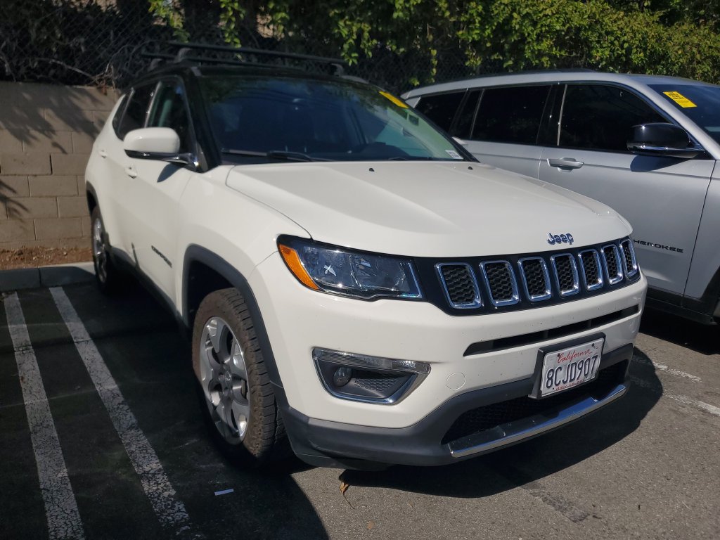Used 2018 Jeep Compass Limited w/ Navigation Group AWD/4WD image 2