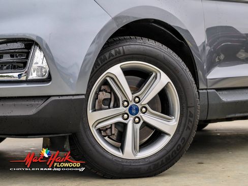 Used 2022 Ford Edge SEL w/ Convenience Package image 2