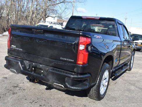 Used 2019 Chevrolet Silverado 1500 Custom w/ Custom Convenience Package image 3