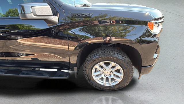 Used 2025 Chevrolet Silverado 1500 RST AWD/4WD image 33
