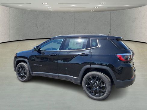 New 2026 Jeep Compass Latitude w/ Quick Order Package 29K AWD/4WD image 7