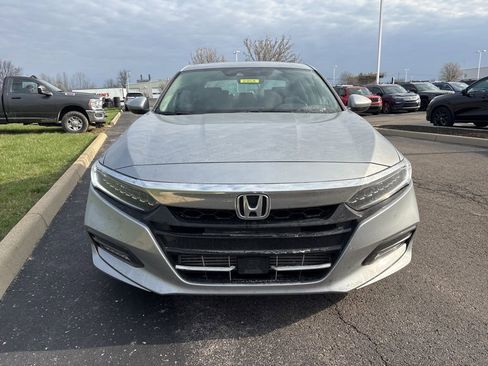 Used 2019 Honda Accord Touring image 2