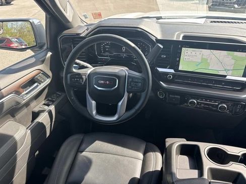 Used 2025 GMC Sierra 1500 SLT image 17