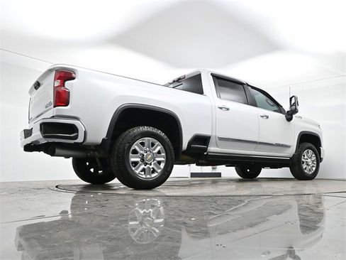 Used 2024 Chevrolet Silverado 2500 High Country w/ High Country Premium Package image 32