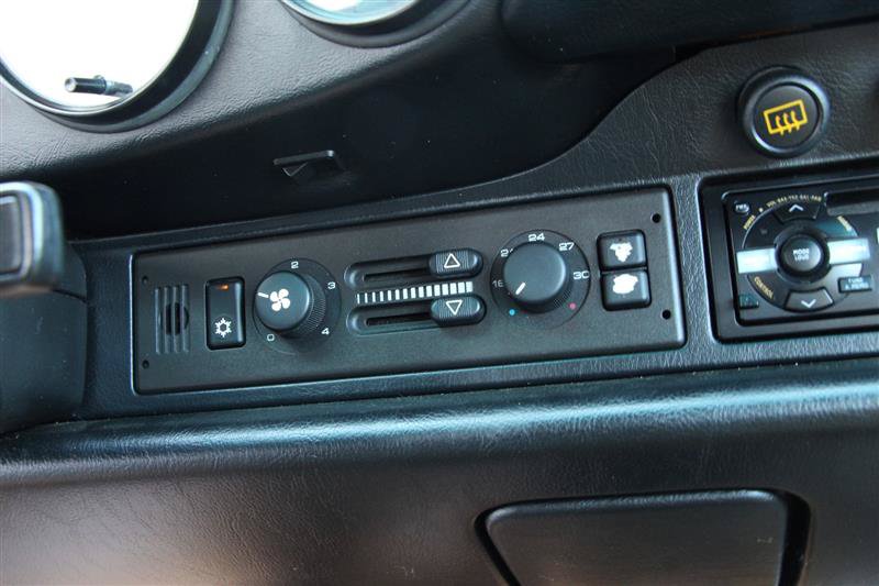 Used 1990 Porsche 911 Carrera image 24