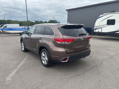 Used 2017 Toyota Highlander Limited AWD/4WD image 5