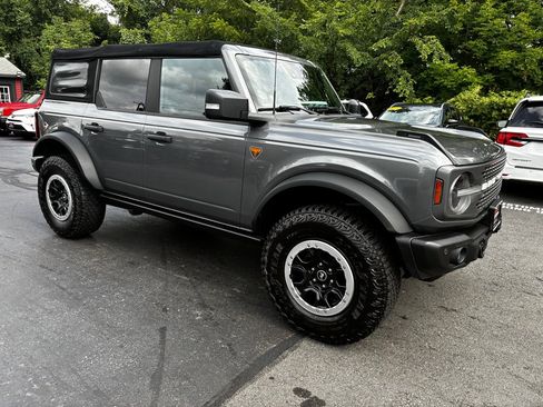 Used 2022 Ford Bronco Badlands w/ Sasquatch Package AWD/4WD image 7