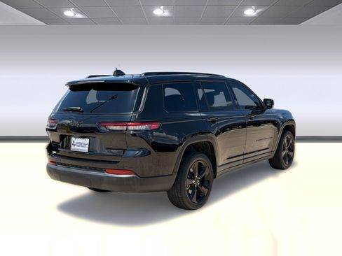 Used 2024 Jeep Grand Cherokee L Altitude AWD/4WD image 9