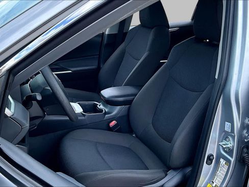 Certified 2025 Toyota RAV4 LE FWD image 8