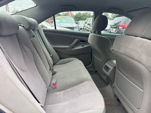 Used 2010 Toyota Camry LE FWD image 16