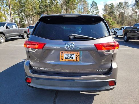 Used 2019 Toyota Highlander XLE image 8