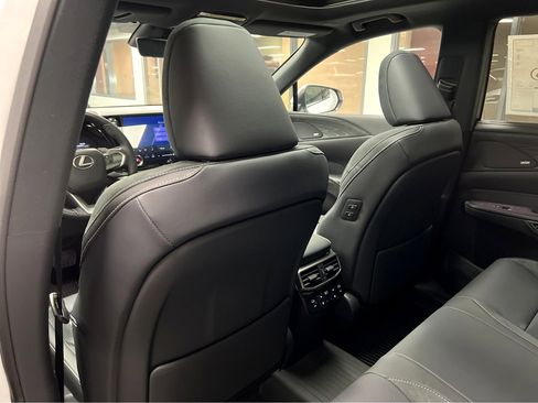 New 2026 Lexus RX 450h AWD image 19