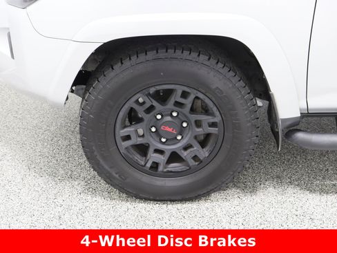 Used 2022 Toyota 4Runner SR5 Premium image 11