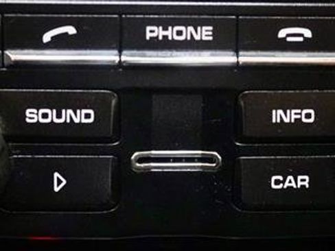 Used 2013 Porsche Cayenne S image 19