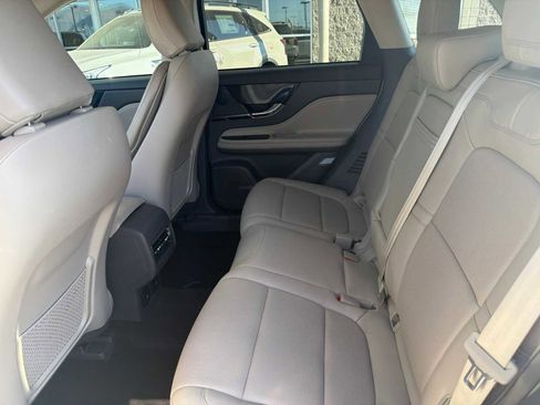 Used 2023 Lincoln Corsair Grand Touring AWD/4WD image 8