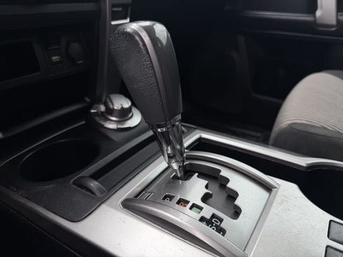 Used 2022 Toyota 4Runner SR5 AWD/4WD image 19