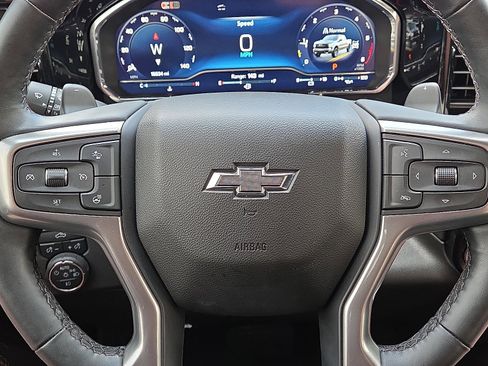 Used 2025 Chevrolet Silverado 1500 LT Trail Boss w/ Convenience Package II AWD/4WD image 16