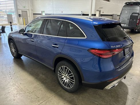 Used 2025 Mercedes-Benz GLC 300 4MATIC image 7