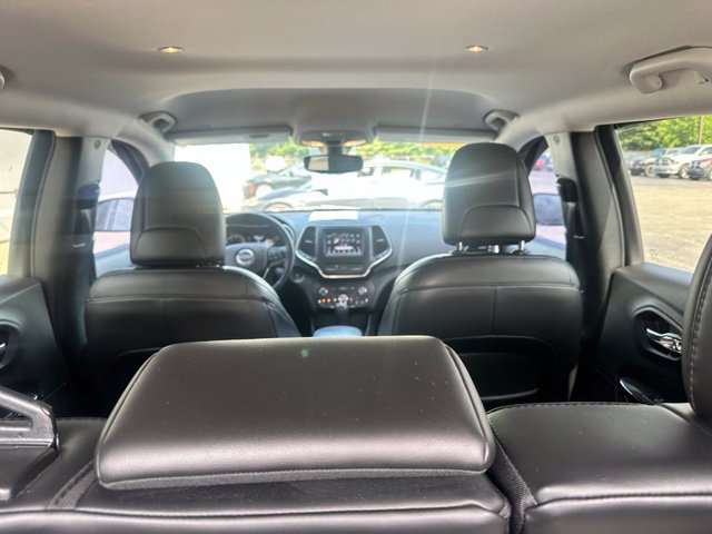 Used 2020 Jeep Cherokee Latitude Plus AWD/4WD image 7
