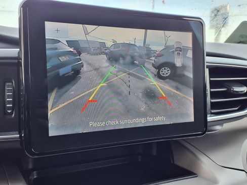 Certified 2022 Ford Explorer XLT w/ Equipment Group 202A image 10