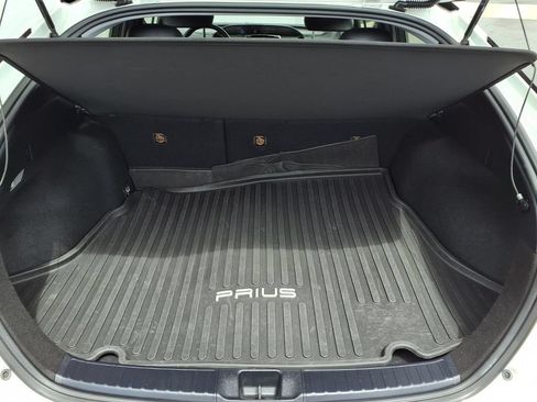 Certified 2016 Toyota Prius Three Touring FWD image 9