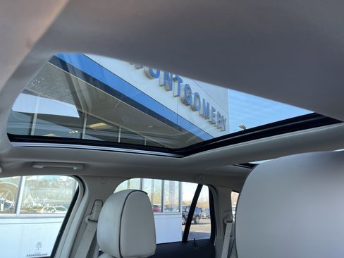 Used 2015 Lincoln MKX AWD w/ Equipment Group 102A image 27