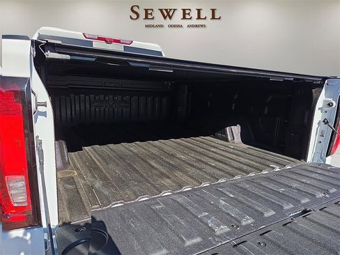 Used 2025 GMC Sierra 1500 AT4 w/ AT4 Premium Package image 13