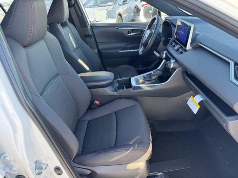 New 2025 Toyota RAV4 SE image 8