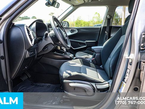 Used 2025 Kia Soul LX w/ LX Technology Package image 18