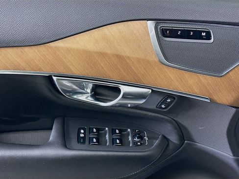 Used 2025 Volvo XC90 B6 Plus image 15