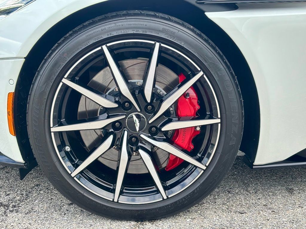 Used 2023 Aston Martin DB11 Volante RWD image 17
