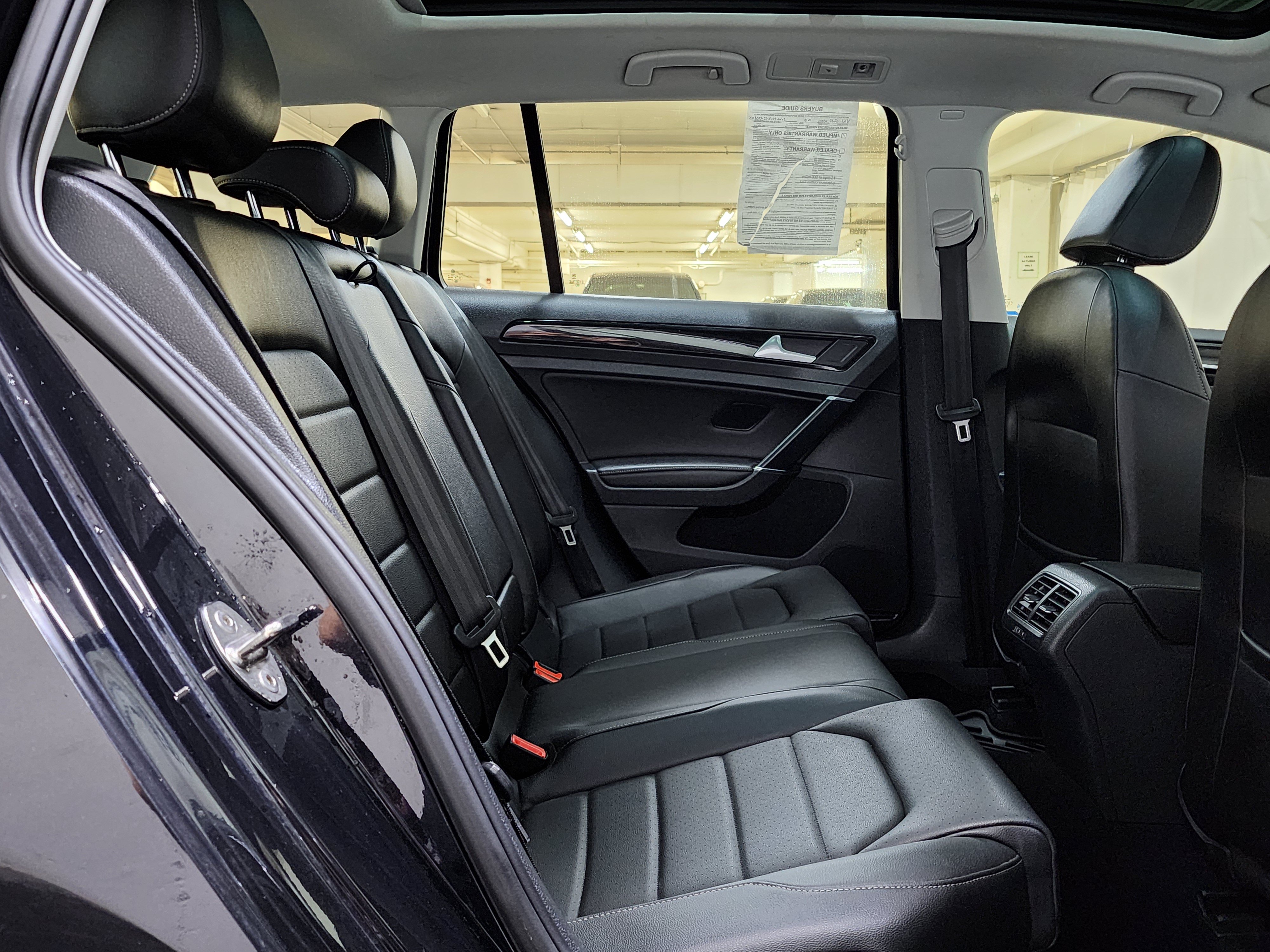 Used 2018 Volkswagen Golf SEL FWD image 21
