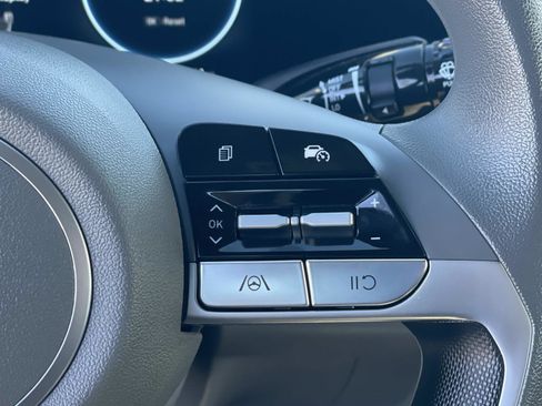 Certified 2024 Hyundai Elantra Blue image 9