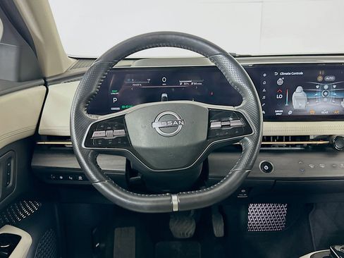 Used 2023 Nissan Ariya FWD image 18