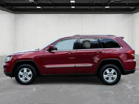 Used 2012 Jeep Grand Cherokee Laredo w/ Laredo E Group AWD/4WD image 2