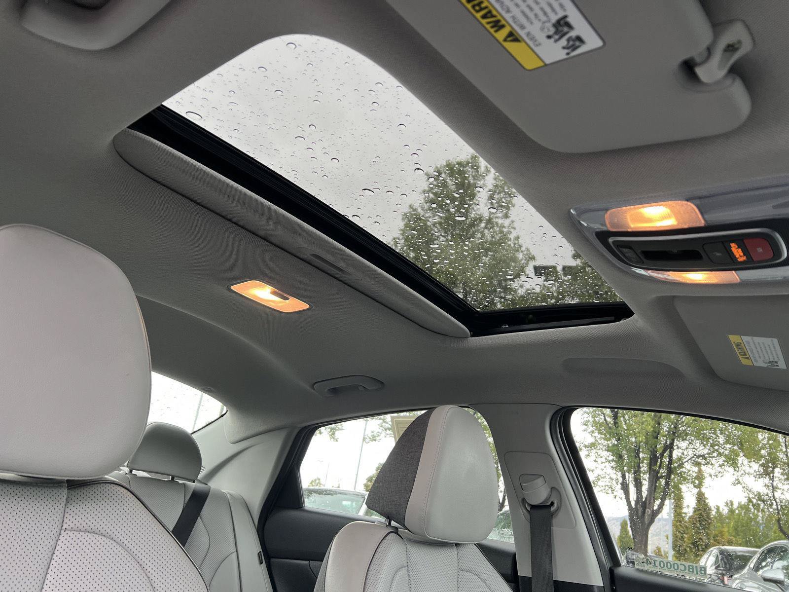 Certified 2024 Hyundai Elantra Limited FWD image 9