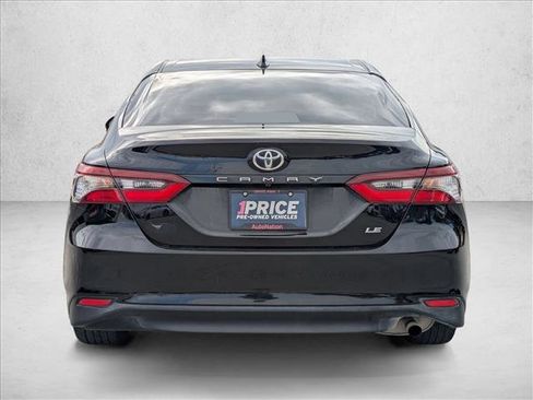Used 2022 Toyota Camry LE image 6
